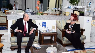 توقيع بروتوكول تعاون بين الشركة القابضة لمصر للطيران واتحاد المستثمرات العرب