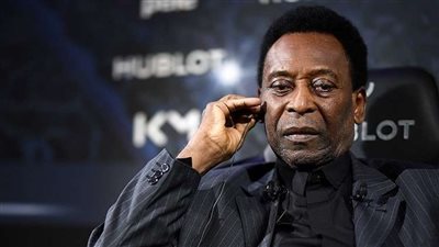 بيليه يهنئ مارادونا بعيد ميلاده الـ60
