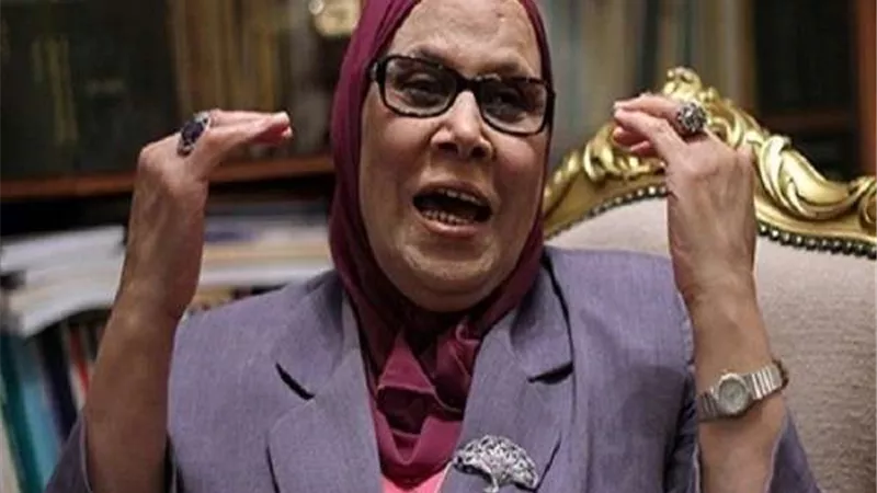 ردا على تصريحات إساءة الرسول.. آمنة نصير: أعتز بأن اسمي يوافق اسم أم النبي محمد سيد الخلق