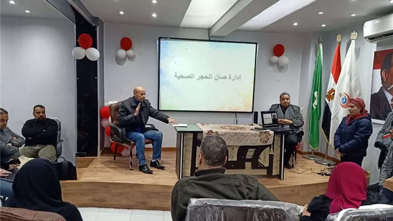 وكيل وزارة الصحة بالشرقية يجتمع بمديري مستشفيات المحافظة لمناقشة خطط العمل