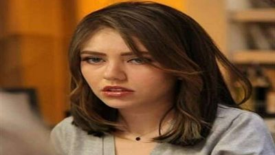 جاكت أحمر  ونظارة| رحمة حسن تبهر متابعيها في أحدث ظهور لها