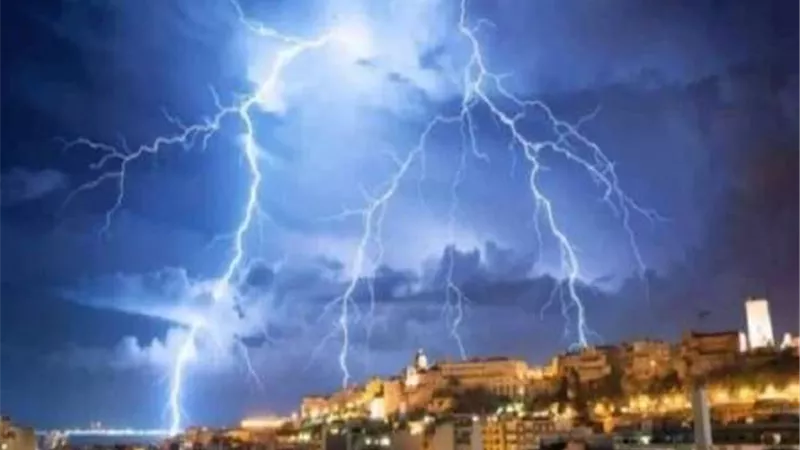 لسوء الأحوال الجوية.. غرف الإغاثة تعلن حالة الطواريء اليوم الأحد