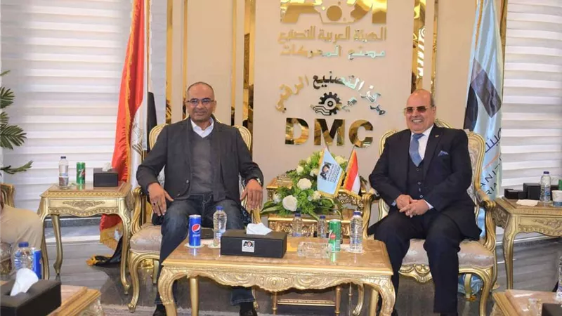 نائب وزير الإسكان في زيارة لمصنع محركات الهيئة العربية للتصنيع