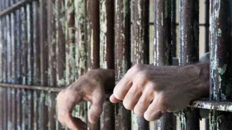 معارض للنظام القطري يهدد بنشر أدلة اغتصاب معتقلات قطريات على يد مسئولين كبار
