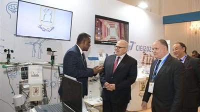 الخشت: مشروعات الجامعة تقدم حلولا ابتكارية لمشكلات مجتمعية في مختلف المجالات