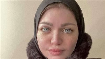 ياسمين الخطيب تثير الجدل بظهورها الأخير..بالحجاب