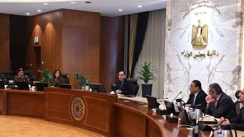 «مدبولي» يتابع الموقف التنفيذي لمشروعات التحول الرقمي بالعاصمة الإدارية