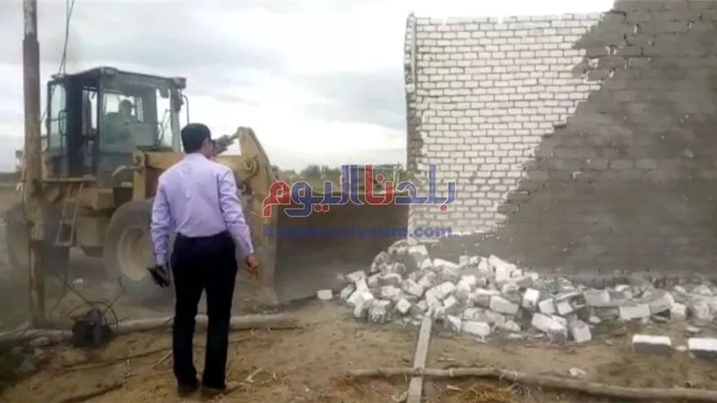 إزالة حالتين تعدي على الأراضي الزراعية بحوش عيسى