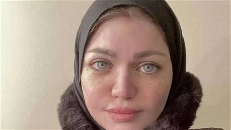 ياسمين الخطيب تثير الجدل بظهورها الأخير..بالحجاب