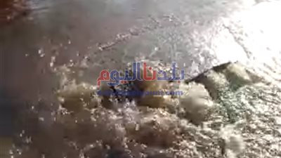 توقف الحركة المرورية بسبب هبوط أرضي نتيجة انفجار ماسورة مياه في الغربية