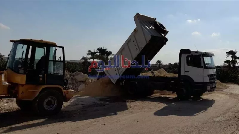 ترميم وإصلاح طريق 