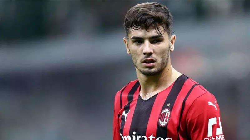 ريال مدريد يتفق مع دياز مبدئياً على تمديد عقده