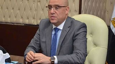 وزير الإسكان يتابع ما تم تنفيذه من مشروعات بمدينة قنا الجديدة