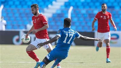 التعادل السلبي يحسم الشوط الأول بين الأهلي والهلال السوداني