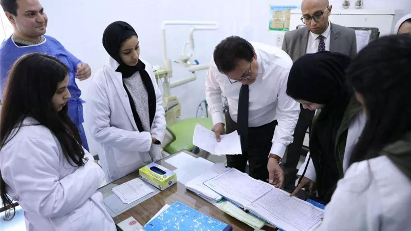 وزير الصحة يوجه بإمداد وحدة صحة الحصري بكافة احتياجاتها من المستلزمات الطبية