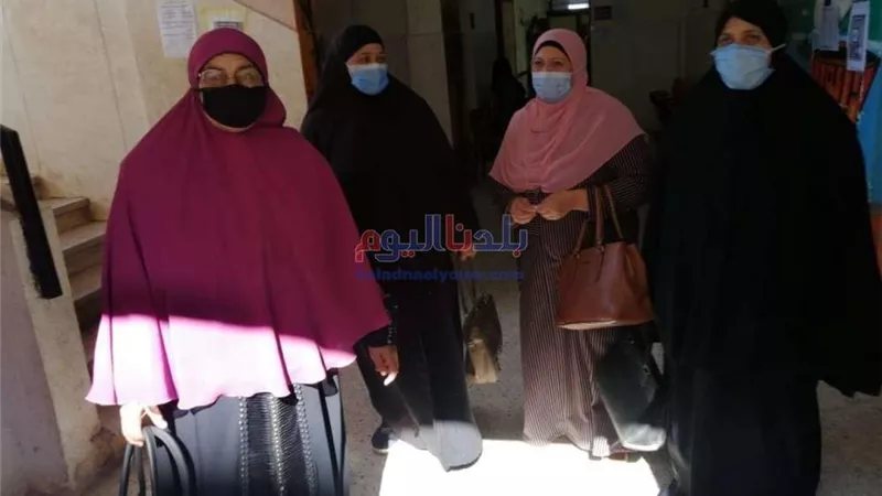السيدات يدلون بأصواتهم فى اليوم الثانى من انتخابات مجلس النواب بالغربية