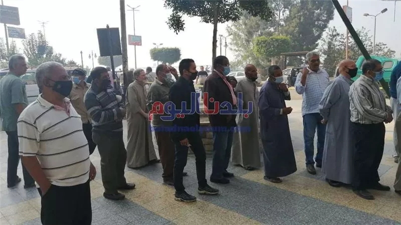 محافظ الغربية يشدد على توفير سبل الراحة في اللجان الانتخابية