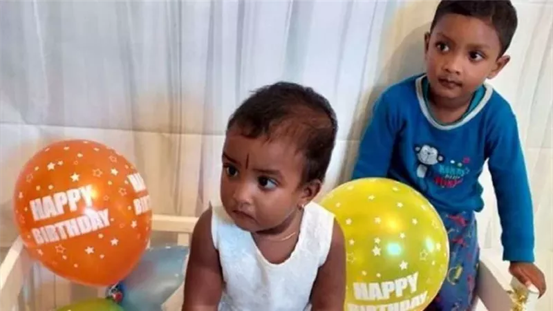 أب يذبح طفليه بالمنزل.. والسبب صادم