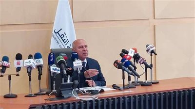 وزير النقل: تجهيز أماكن لانتظار السيارات بدون أي رسوم