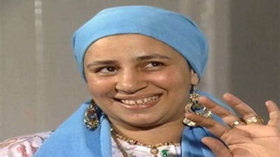 أول تعليق من ابنة عبلة كامل على شائعات إصابتها بالسرطان