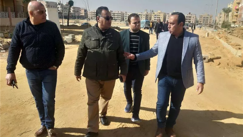 رئيس جهاز مدينة الشروق يتفقد أعمال التطوير ورفع كفاءة الطرق