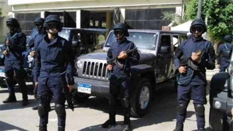 «حفروا قبورهم بإيديهم»... 