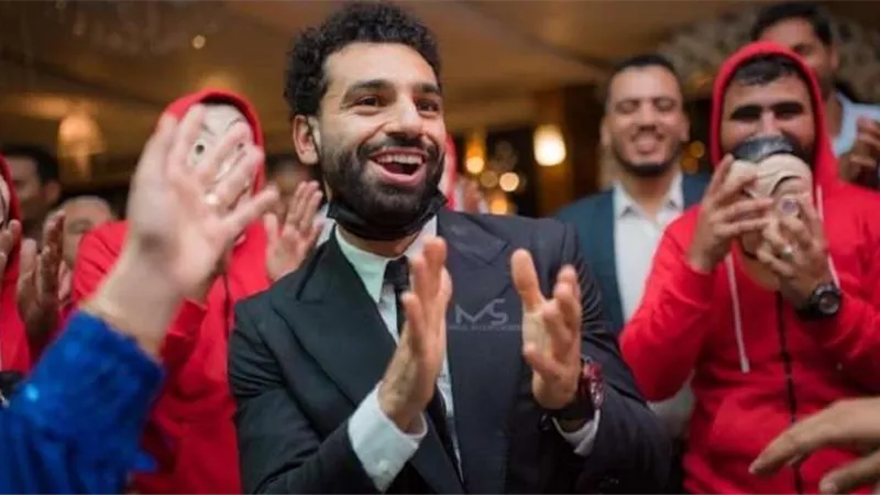 شاهد.. رقص محمد صلاح في زفاف شقيقه.. وتريزيجيه يشارك