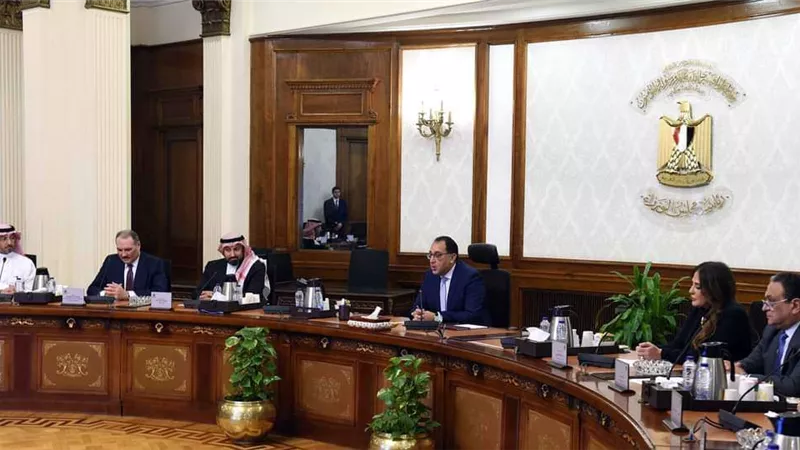 «مدبولي» يستعرض فرص زيادة الاستثمار لشركة «المراعي» السعودية في مصر