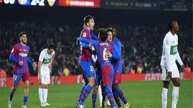برشلونة ينتصر بثنائية نظيفة على قادش.. ويواصل تصدره الدوري الإسباني
