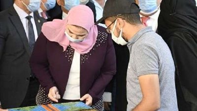 وزيرة التضامن الاجتماعي تتفقد مجمع الفنون بجامعة حلوان
