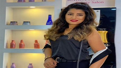 شاهد.. آيتن عامر تتألق بالأصفر الكناري