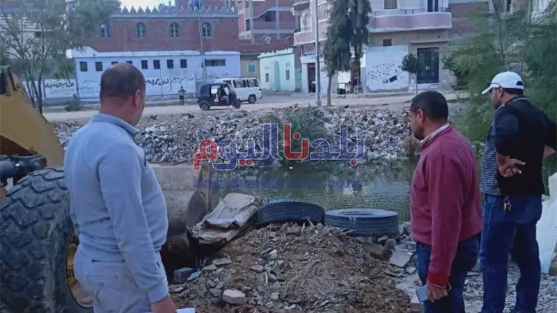 حملة مكبرة لإزالة اشغالات الطرق بحوش عيسى