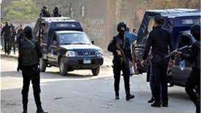 الأجهزة الأمنية تلقي القبض على 4 أشخاص هاربين من أحكام قضائية بكفر الشيخ