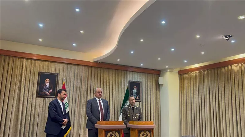 فى زيارة رسمية.. وزير الدفاع العراقي يصل إيران