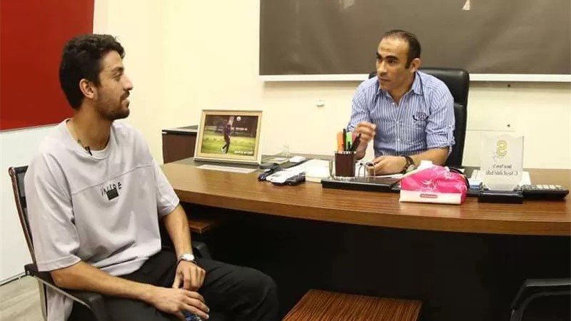 تفاصيل جلسة عبدالحفيظ مع طاهر محمد طاهر في الأهلي