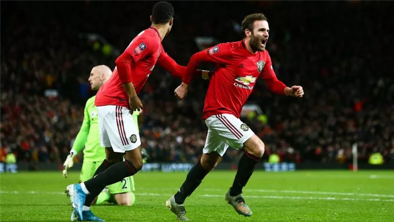 تشكيل مانشستر يونايتد المتوقع ضد نيوكاسل في نهائي كأس كاراباو