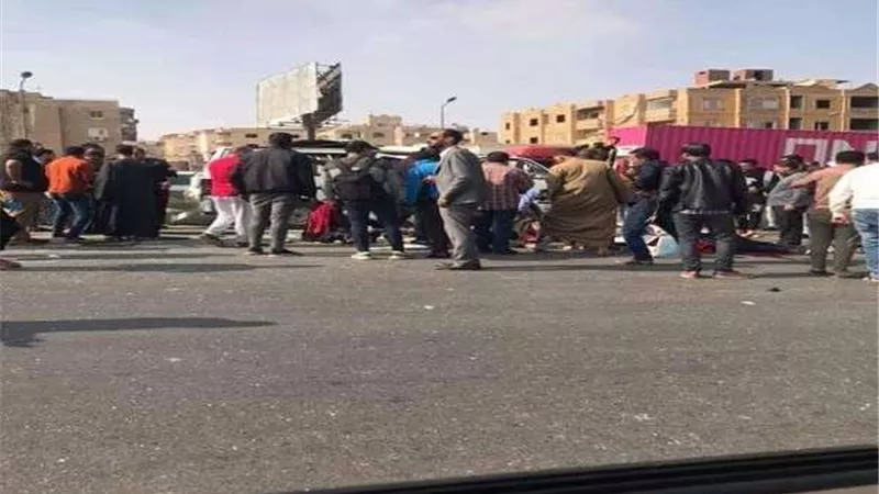 مصرع طفلة رضيعة وإصابة 3 من أسرتها في حادث مروع بطريق أسيوط