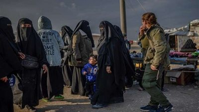 صحيفة إسبانية تكشف عن تواصل داعشيات مخيم الهول السورى مع عناصر داخل البلاد