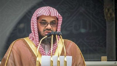 تركي آل الشيخ يتغزل في صوت إمام الحرم المكي