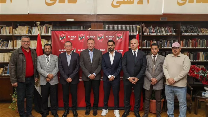 الخطيب يستقبل وفد الاتحادين العربي والمصري للكرة الطائرة