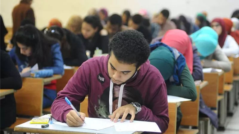 التعليم تعتمد جداول امتحانات الدور الأول للثانوية العامة