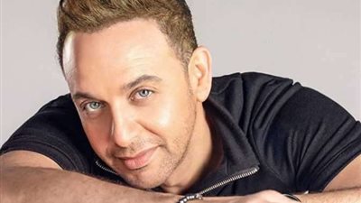 مصطفى قمر يحتفل بعيد ميلاد والده.. «أطيب قلب في الدنيا»