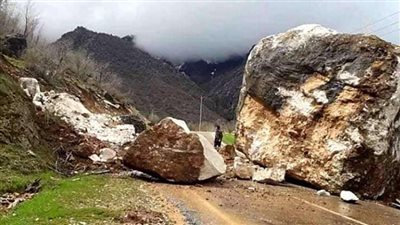 نهاية محزنة لأسرة بأكملها بسبب انهيار مروع