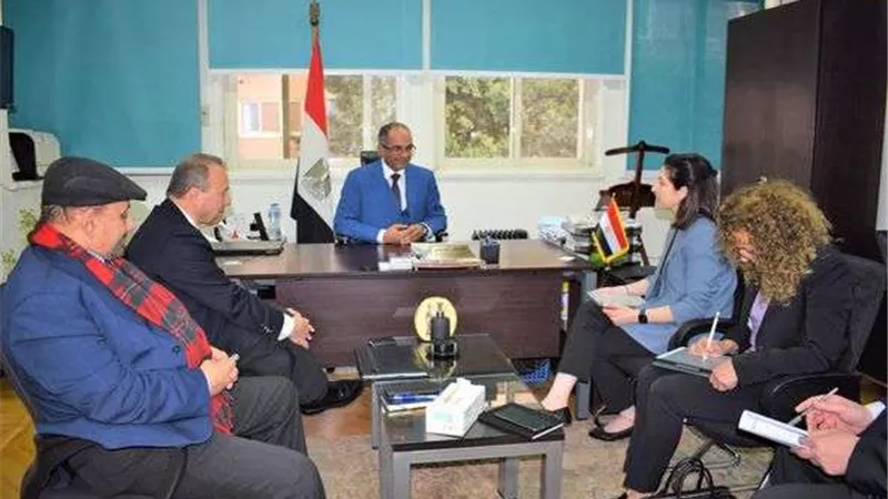 نائب وزير الإسكان لشئون البنية الأساسية يلتقى ممثلي البنك الدولي