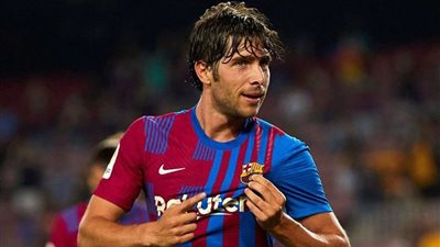 برشلونة يعلن تجديد عقد روبرتو لمدة موسم
