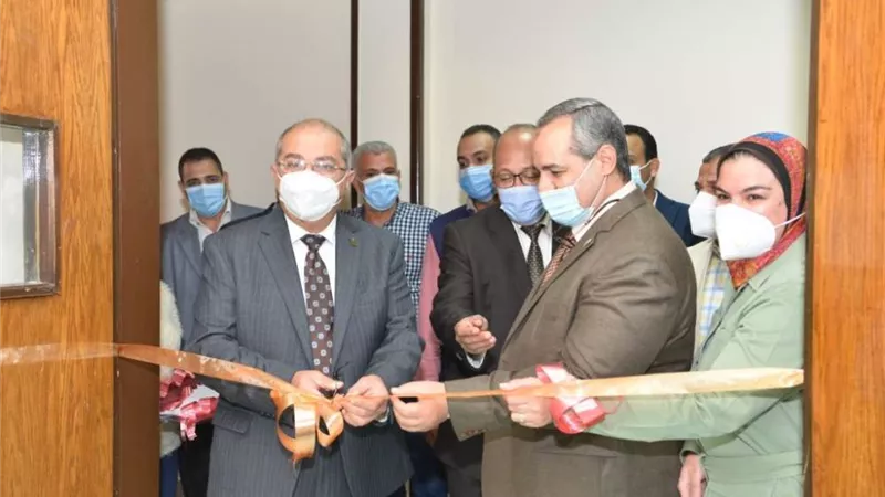 رئيس جامعة أسيوط يشهد افتتاحات معهد جنوب مصر للأورام