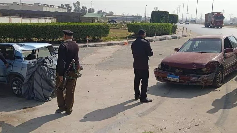 إصابة شخصين إثر حادث تصادم سيارتين بالإسماعيلية