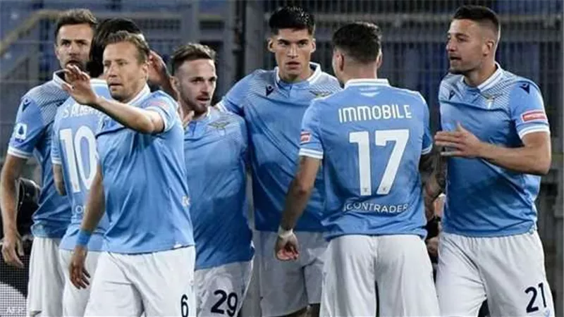 لاتسيو يُعطل قطار نابولي في الدوري