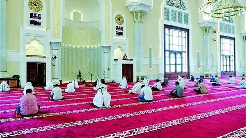 وقف صلاة الجمعة بسبب كورونا.. الإفتاء تحسم الجدل (خاص)