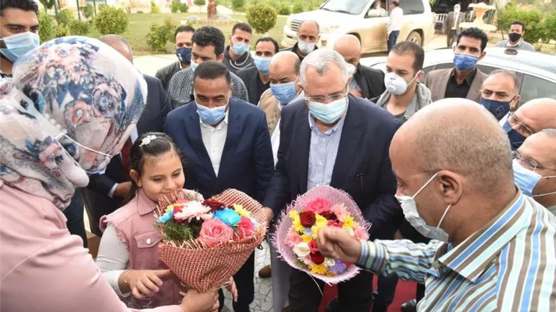 وزير الزراعة ومحافظ مطروح يفتتحان مركز بحوث الصحراء بعد تطويره